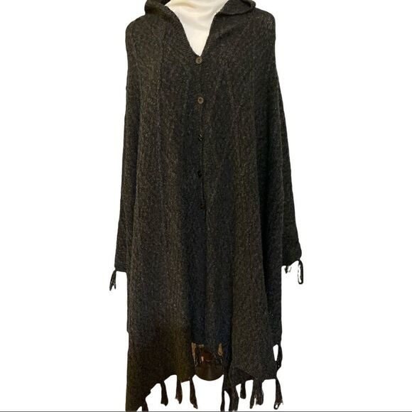 LulaRoe | Limited Edition Gray Cable Knit Mimi Shawl Poncho Button Sweater | OS - Picture 1 of 6